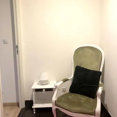 Apartment Rue Du Latham *